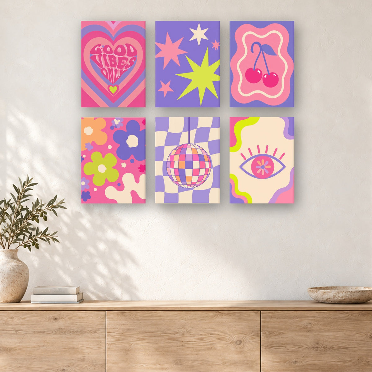 Coffret de 6 peintures par numéro Cerises et Paillettes, mini-toiles présentées au mur, Maison Artsen