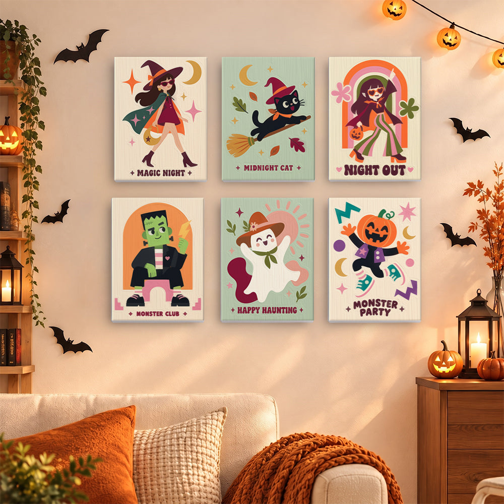 Coffret 6 mini-toiles Club des Monstres accrochées dans un salon décoré pour Halloween, Maison Artsen