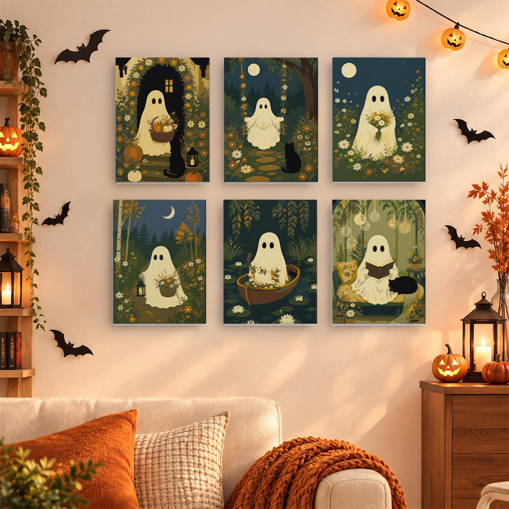 Coffret 6 mini-toiles Fantômes de la Clairière accrochées dans un salon décoré pour Halloween, Maison Artsen
