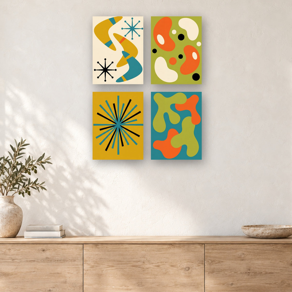 Coffret de 4 peintures par numéro Formes Années Cinquante, mini-toiles présentées au mur, Maison Artsen