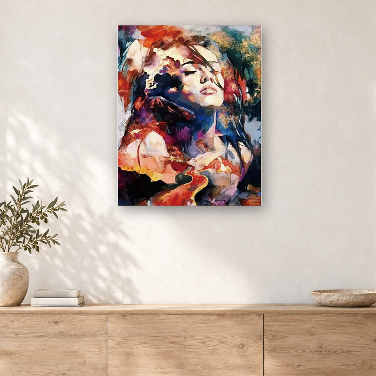 Tableau peinture par numéro Visage en Éclats accroché dans un intérieur décoré, Maison Artsen