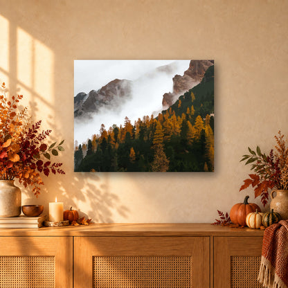 Tableau peinture par numéro Forêt Alpine en Automne accroché dans un intérieur décoré, Maison Artsen
