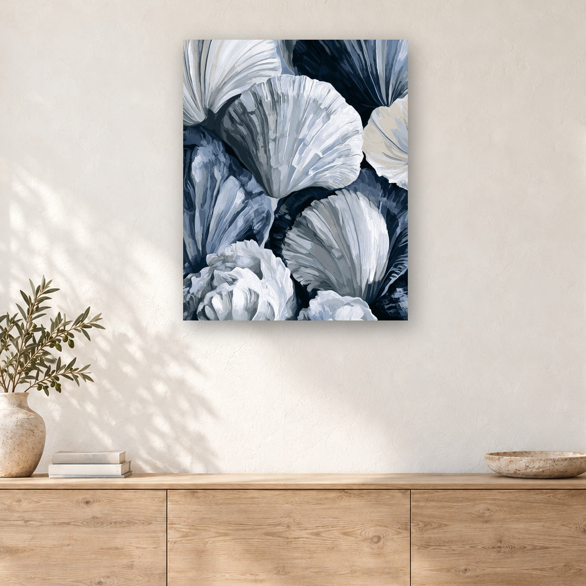 Tableau peinture par numéro Coquillages Gris Bleu accroché dans un intérieur décoré, Maison Artsen