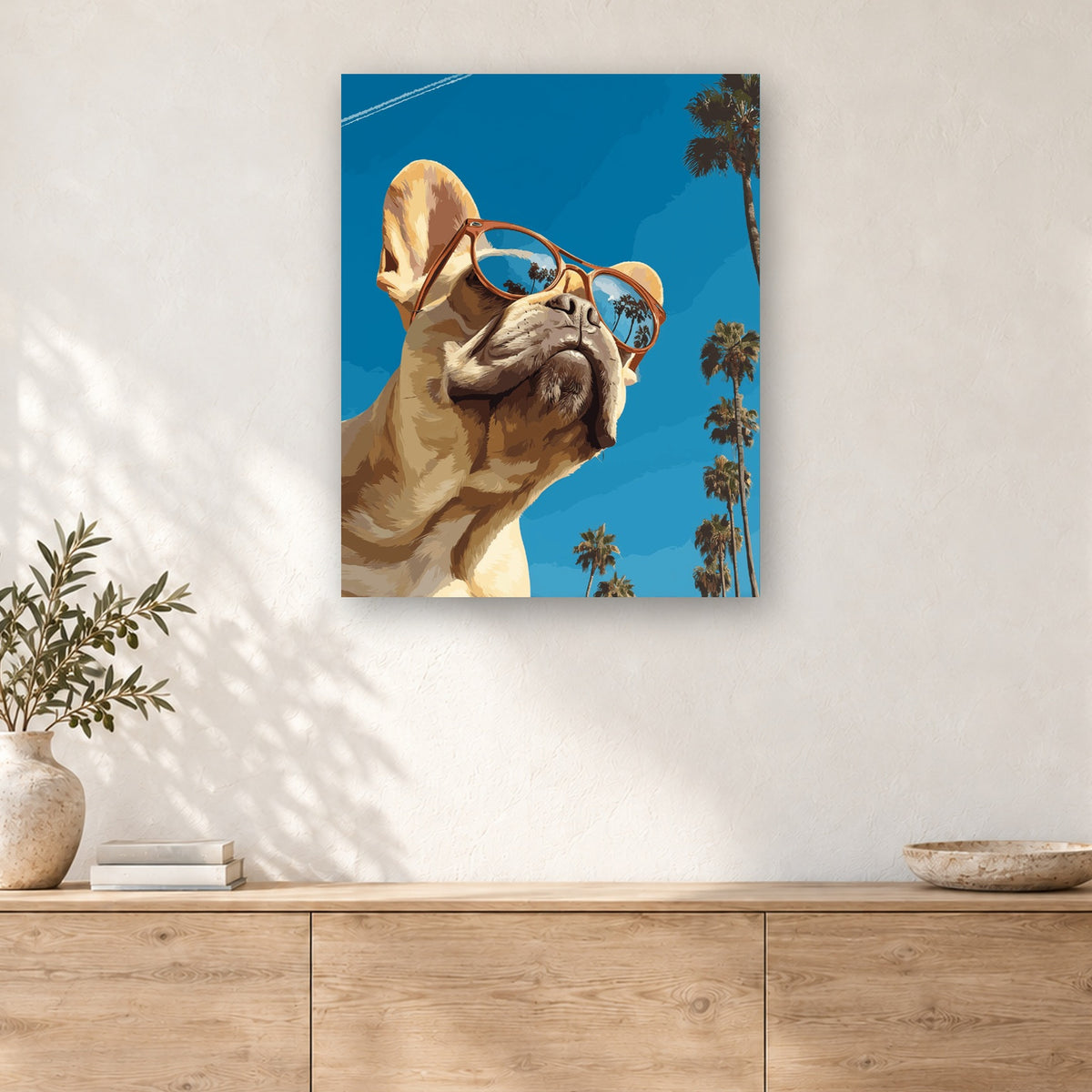 Tableau peinture par numéro Bouledogue sous les Palmiers accroché dans un intérieur décoré, Maison Artsen
