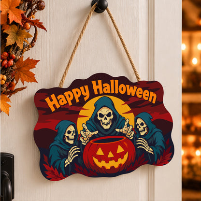 Pancarte Trois Faucheurs et Citrouille peinte et accrochée à une porte d'entrée décorée pour Halloween — Maison Artsen