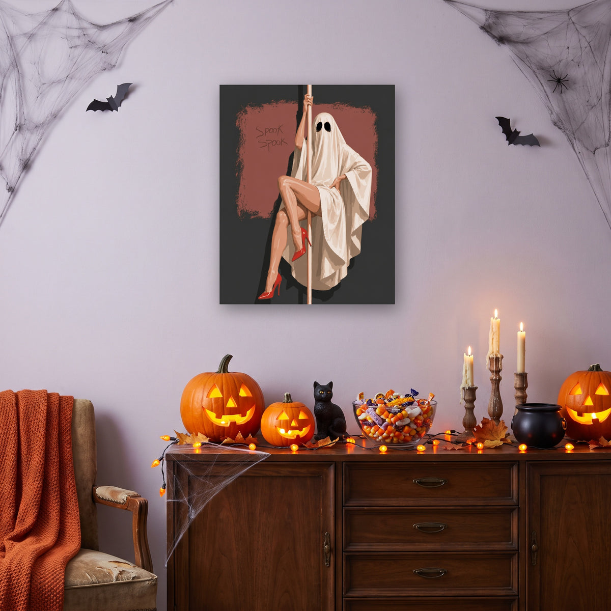 Tableau peinture par numéro Fantôme à la Barre accroché dans un salon décoré pour Halloween — Maison Artsen